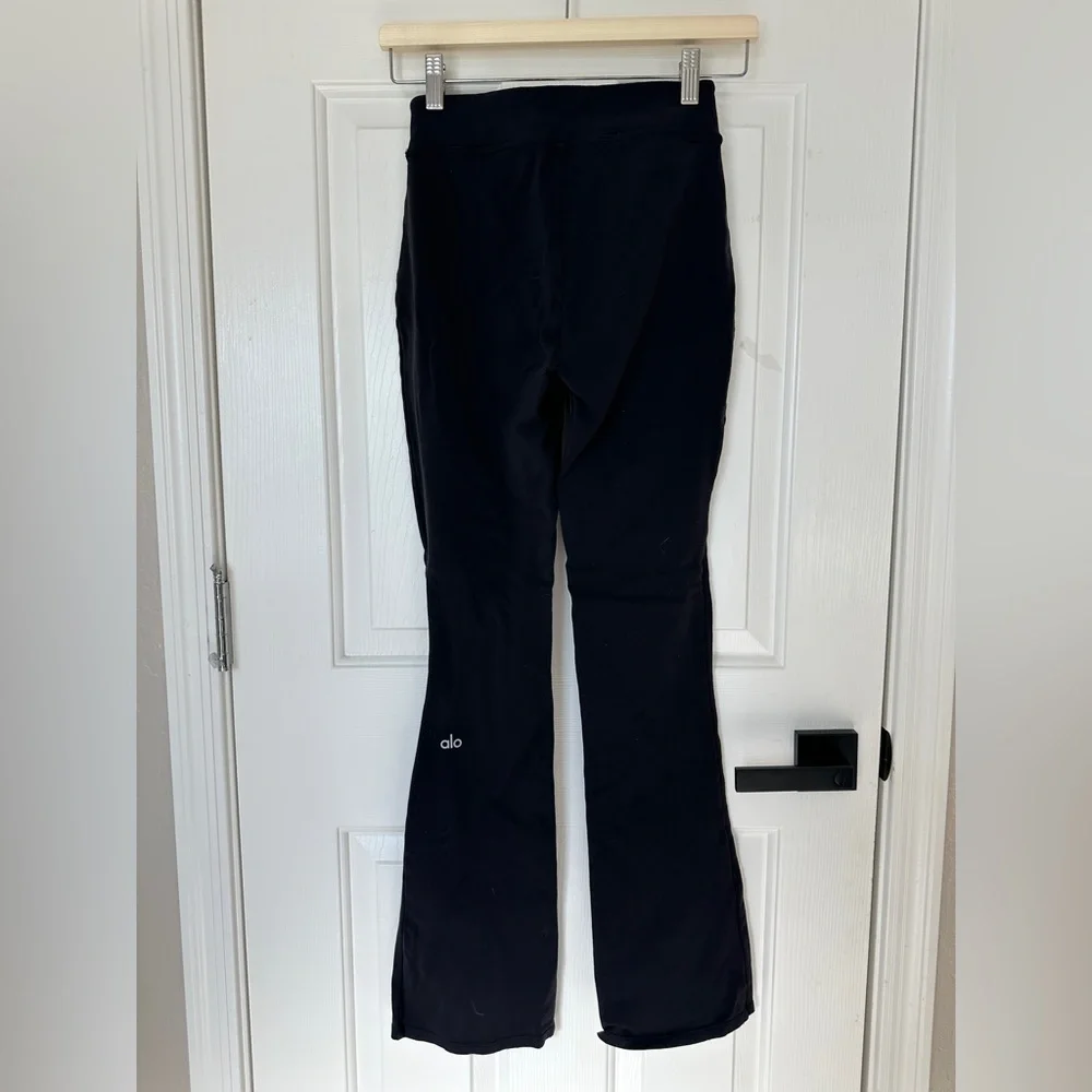 ALO Yoga Airbrush High-Waist Flutter Black Leggings - Size XSmall